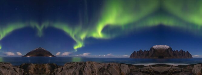 Trip Schweiz Reisetipps - Polarlichter Norwegen Tromso - Skandinaviens eiskalte Schönheit fasziniert mit atemberaubenden Nordlichtern und geradezu außerirdisch imposanten Gebirgskulissen. Land der Mitternachtssonne am Polarkreis, ein Paradies für Wanderer, Naturfreunde, Hobbyfotografen und Instagram er/innen. Tromsø liegt unter dem sogenannten „Nordpollichtoval“, das den magnetischen Nordpol wie ein Ring oder Gürtel umschließt. Hier wird das Polarlicht auch Aurora Borealis genannt. Aufgrund der Struktur des Erdmagnetfeldes sind sie in dieser Region auch in Zeiten geringer Sonnenaktivität besonders häufig und intensiv zu beobachten.