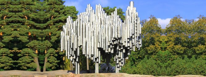 Trip Schweiz Reisetipps - Sibelius Monument in Helsinki, Finnland. Wie stilisierte Orgelpfeifen, verblüfft die abstrakt kühne Optik dieser Skulptur und symbolisiert das kreative künstlerische Musikschaffen des weltberühmten finnischen Komponisten Jean Sibelius. Das imposante Denkmal liegt in einem wunderschönen Park. Der als „Johann Julius Christian Sibelius“ geborene Jean Sibelius ist für die Finnen eine äußerst wichtige Person und gilt als Ikone der finnischen Musik. Die bekanntesten Werke des freischaffenden Komponisten sind Symphonie 1-7, Kullervo und Violinkonzert. Unzählige Besucher aus nah und fern kommen in den Park, um eines der meistfotografierten Denkmäler Finnlands zu sehen.